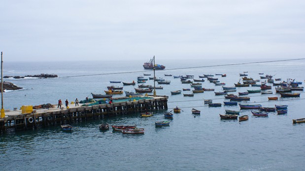 Oleajes anómalos en la costa peruana impiden abrir 13 puertos, entre ellos el de Huarmey