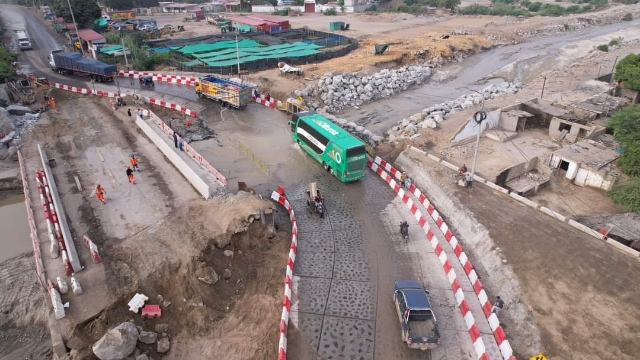 Casma: habilitan pase en doble sentido para vehículos sobre río Sechín
