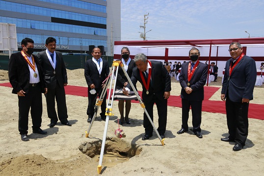 Colocan primera piedra del cerco perimétrico de futuro Módulo Civil Corporativo de la Corte del Santa  