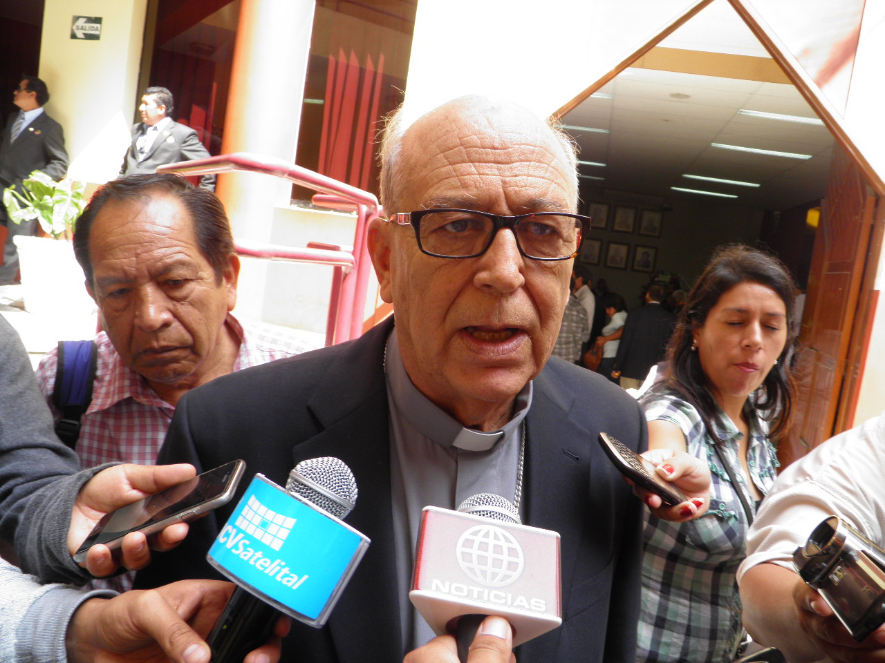 Chimbote: monseñor Piorno espera que definan situación de Cesar Álvarez 