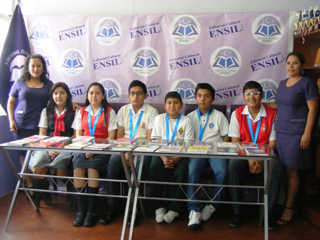 Chimbote: Niños  y adolescentes leen un libro de 200 páginas en 10 minutos