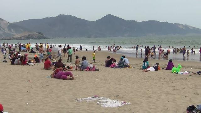 Dos bañistas fueron rescatados de las bravas aguas de playa Nuevo Chimbote