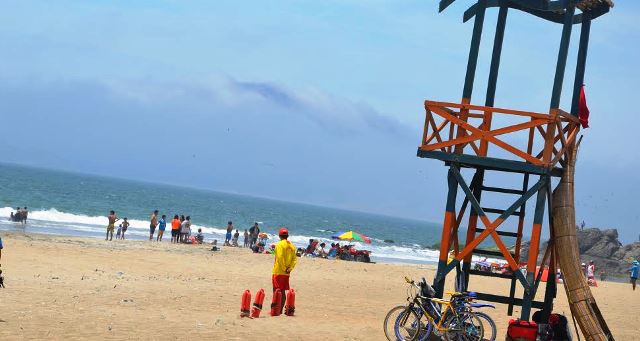 Municipio analiza aguas de playa Atahualpa para asegurar buen estado del balneario