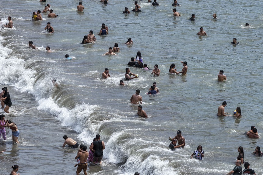   Acudir a playas no saludables puede generar infecciones oculares y gastrointestinales
