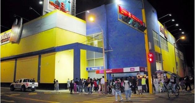 Intervienen a mujer cuando pretendía robar productos de Plaza Vea en Chimbote
