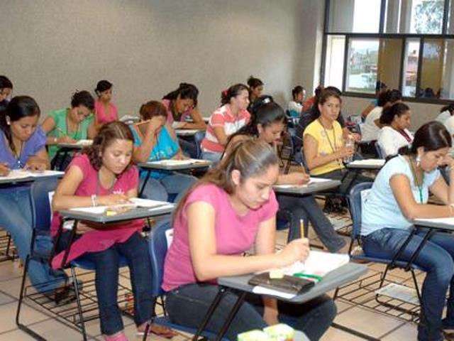 Postergan concurso de plazas para directores y subdirectores de colegios públicos