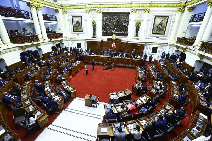 Pleno del Congreso no alcanza los votos para inhabilitar por 10 años a expresidente Castillo