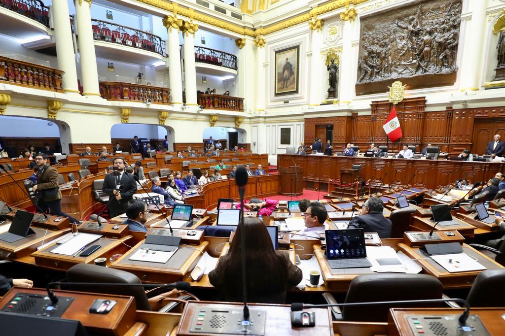 Pleno del Congreso rechazó reelección de alcaldes y gobernadores en segunda votación