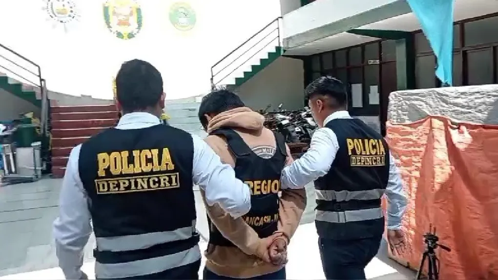 Dos menores de edad fueron detenidos por presuntamente extorsionar a un trabajador en Santa