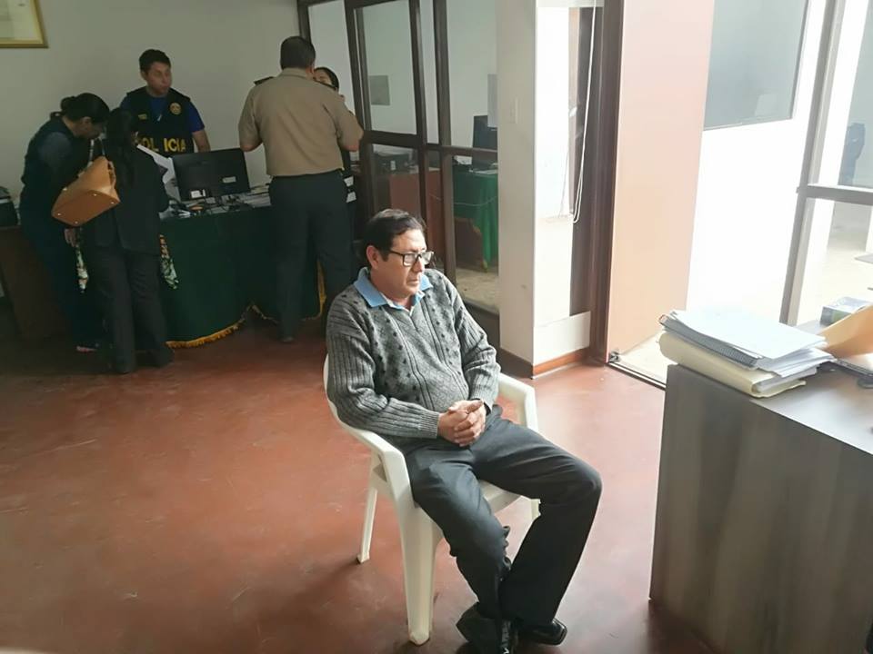  Chimbote: Intervienen a suboficial de la PNP cuando recibía 100 soles de coima de un motociclista