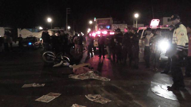 Joven policía muere atropellado por un tráiler en la avenida José Pardo