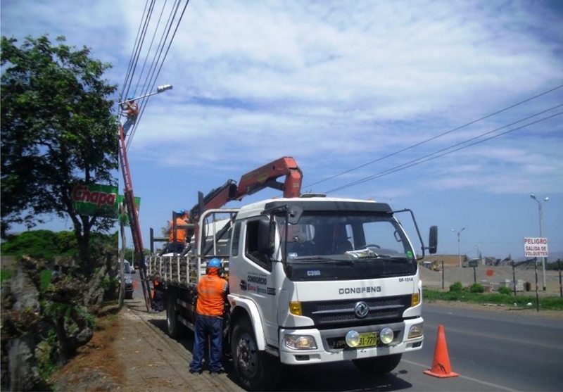 Hidrandina recomienda poda de árboles ubicados cerca de cables eléctricos