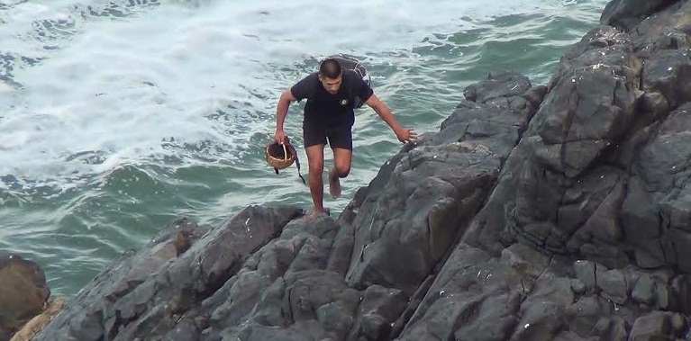 Policía llega a tiempo a balneario Campamento Atahualpa y evita que mujer se suicide