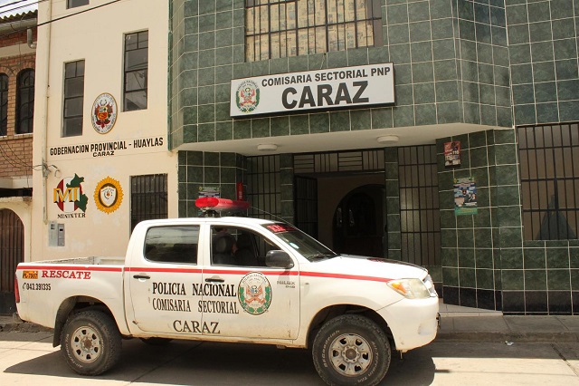 Dos policías uniformados fueron detenidos con más de un kilo de marihuana en Caraz