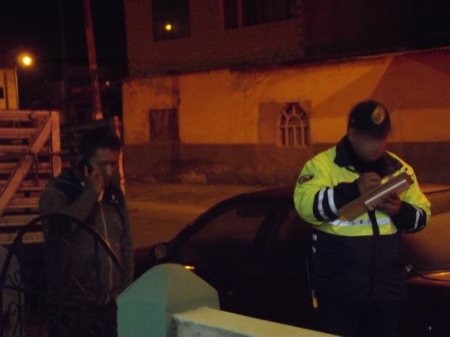 Policía borracho agrede a taxista y sus compañeros lo encubren en Chimbote