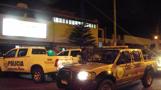 Avezado delincuente cuchillo en mano asaltó tienda de venta de autopartes en Chimbote