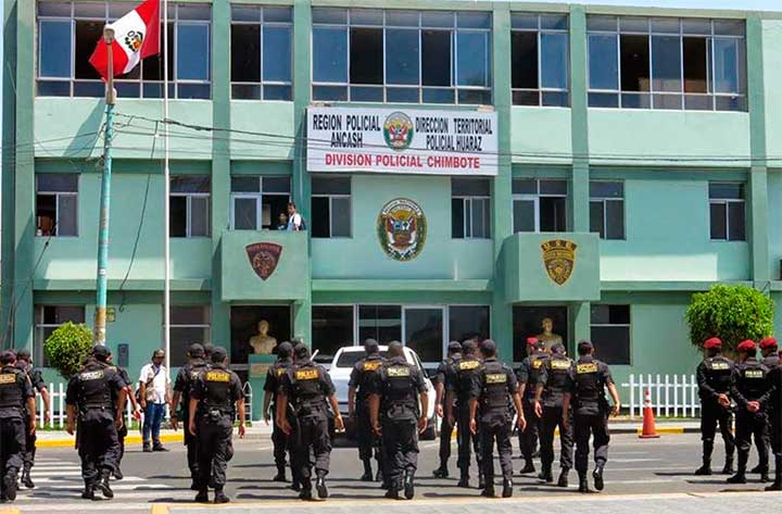 Chimbote: más de 2 mil efectivos policiales en ‘alerta máxima’ por crisis política y renuncia de PPK
