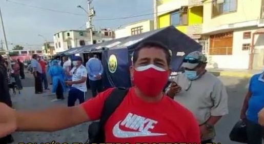 Policías en retiro protestan en Chimbote por falta de vacunas contra el covid-19