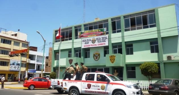 Suboficial PNP es acusado de amenazar borracho con su arma de fuego a transeúntes en Chimbote
