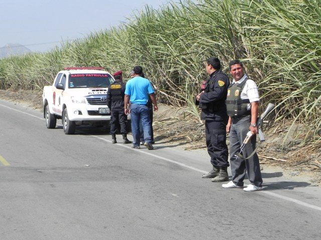 Intervienen a sujeto que hizo disparos en gallera de Nepeña utilizando pistola que robó a un policía