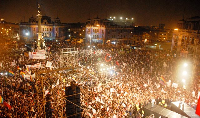 “El Perú vive una democracia sin partidos y de neófitos”, advierte investigador