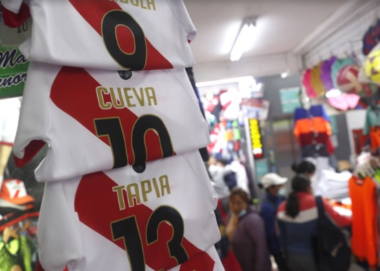 Partido por el repechaje: Gamarra prevé que ventas de prendas blanquirrojas crezcan 50% 