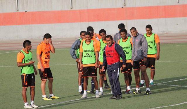 Gálvez volvió a las prácticas para partido del domingo ante Universitario