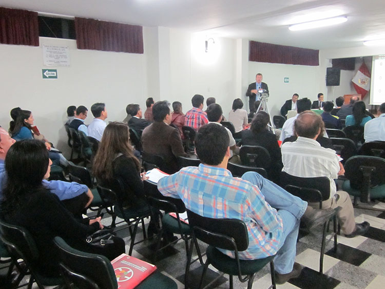 Cámara de Comercio del Santa y Mintra promueven buenas prácticas laborales