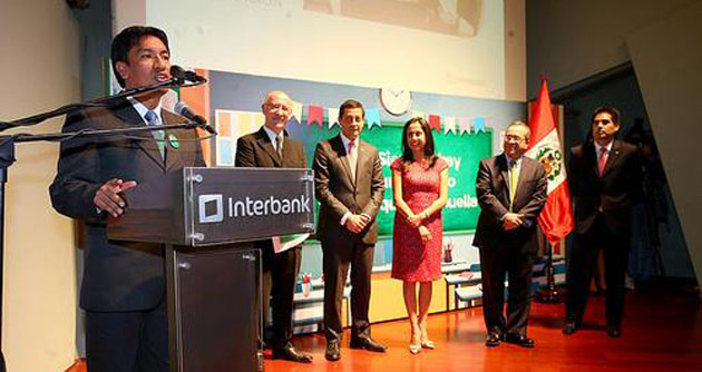 Premiarán hoy  a docente huaracino ganador del “Maestro que Deja Huella”