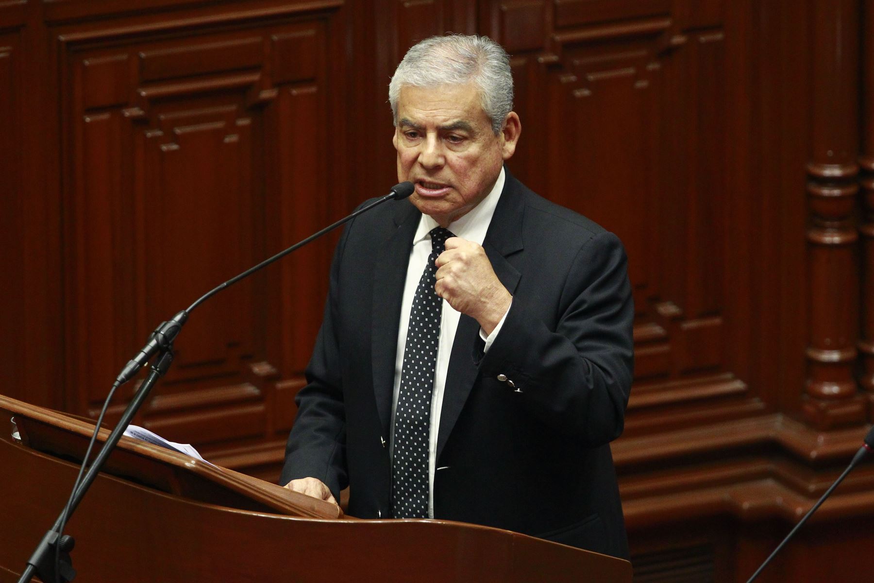 Premier Villanueva defiende constitucionalidad del proyecto de ley sobre MP