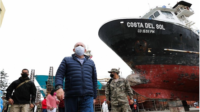 Premier Pedro Cateriano llegó a Chimbote para ceremonia de botadura de patrulleras de la Marina de Guerra
