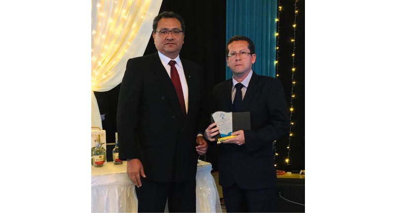 UCV Chimbote recibe premio a "Empresa Socialmente Responsable"