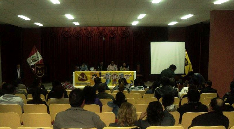 “Barrio de mascotas”: novela del chimbotano Ricardo Ayllón fue presentada