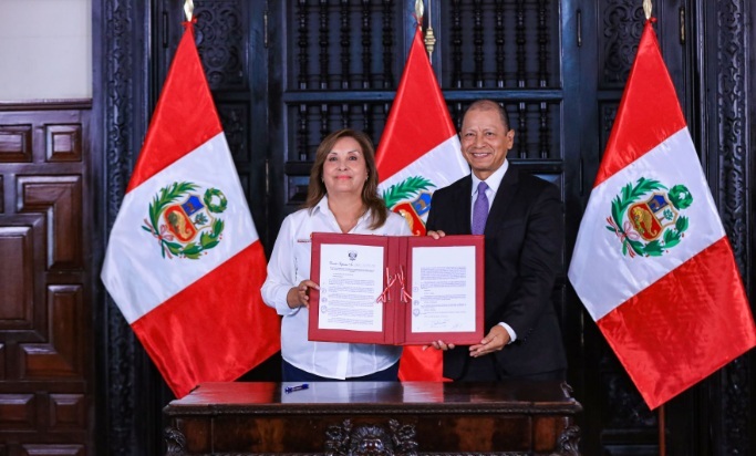 Gobierno decreta incremento de la remuneración mínima vital a 1,130 soles desde el 1 enero de 2025