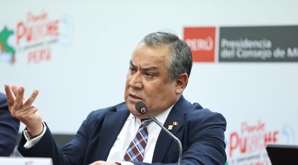 Premier sobre suero defectuoso: “Si se confirma negligencia, se aplicarán sanciones”