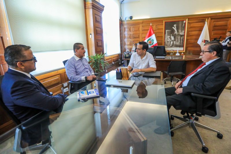 Presidente Jerí se reunió con el ministro de Salud para fortalecer acciones en favor de los peruanos   