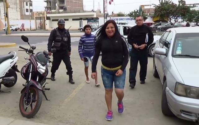 Intervienen a dos mujeres presunta integrantes de banda de estafadores de Trujillo