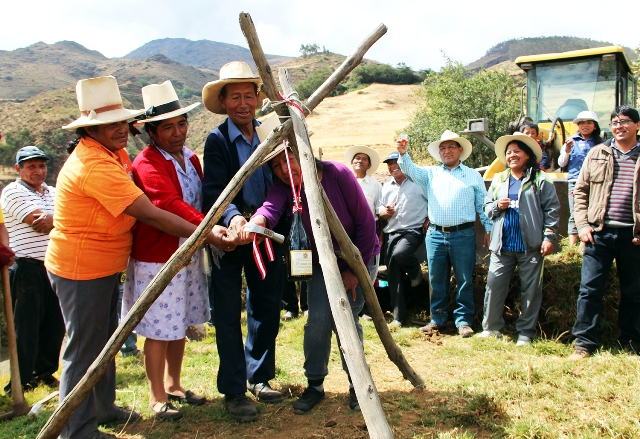 Pallasca: colocan primera piedra para construcción de represa de Pashtaca