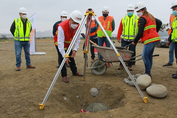 Colocan primera piedra en obra de la segunda etapa de la Vía de  Evitamiento en Chimbote