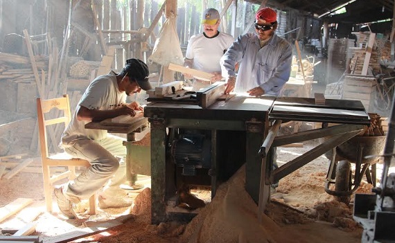 Mypes inician producción de carpetas para el Año Escolar 2014