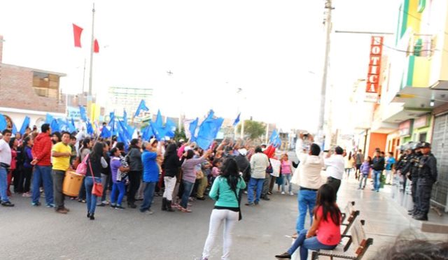 Simpatizantes de Alianza para el Progreso protestaron frente a ODPE