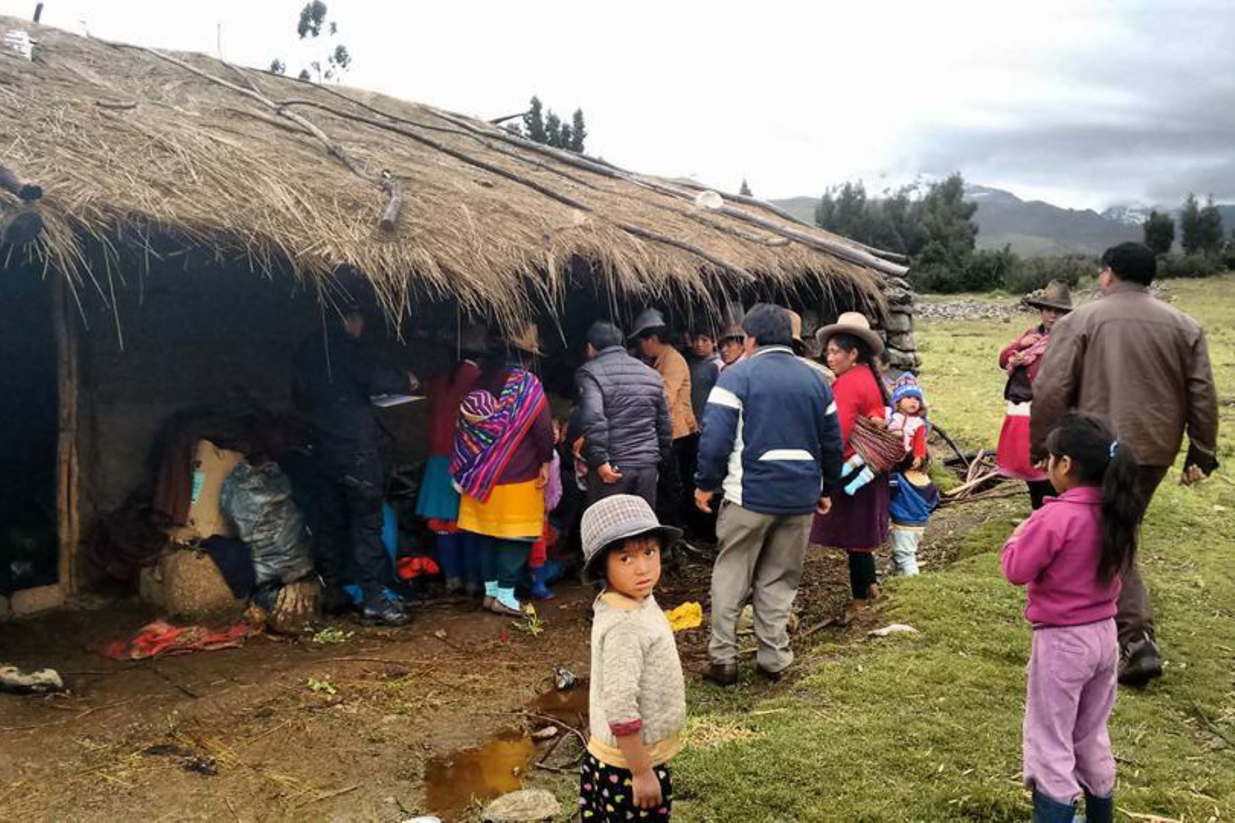 Áncash: docente muere impactado por rayo durante tormenta en Recuay