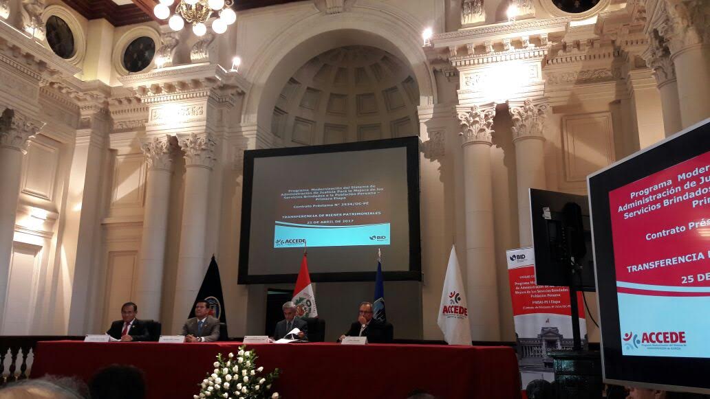 Entregan documentación de cinco modernos equipos de videoconferencia para Corte del Santa