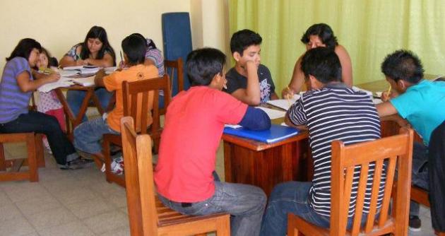 En Chimbote abren programa gratuito para terminar la primaria y secundaria a distancia