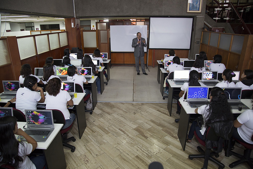 Uladech Católica impulsa Programa de Desarrolladoras de Software