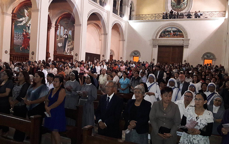 Programa de Semana Santa en la Catedral en Nuevo Chimbote