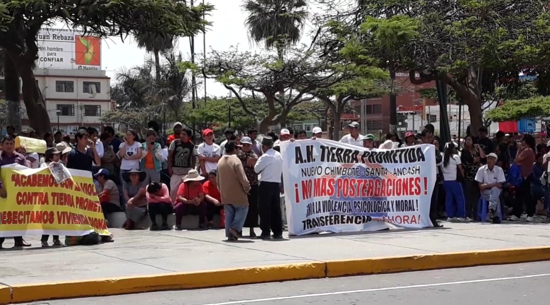 Chimbote: Invasores de Tierra Prometida exigen inscripción de sus predios ante Registros Públicos
