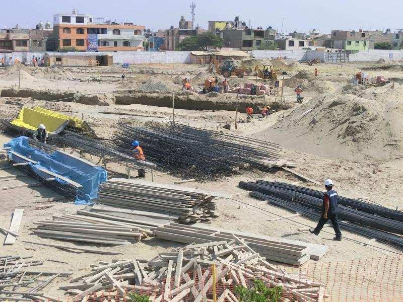  Nuevo Chimbote: Pronied garantiza culminación de la obra de I.E. República Argentina