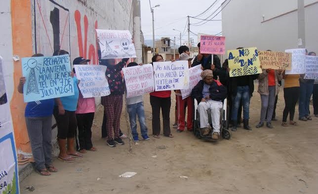 Moradores de “7 de julio” protestaron contra instalación de una antena de Nextel