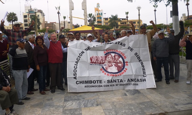 Jubilados de Siderperú exigen ser reconocidos por fondo complementario